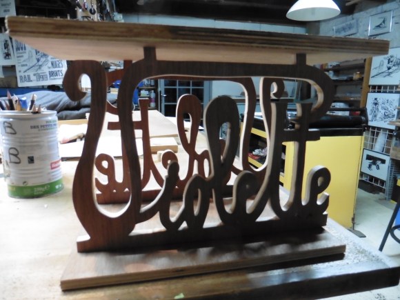 repose-pied violette.JPG