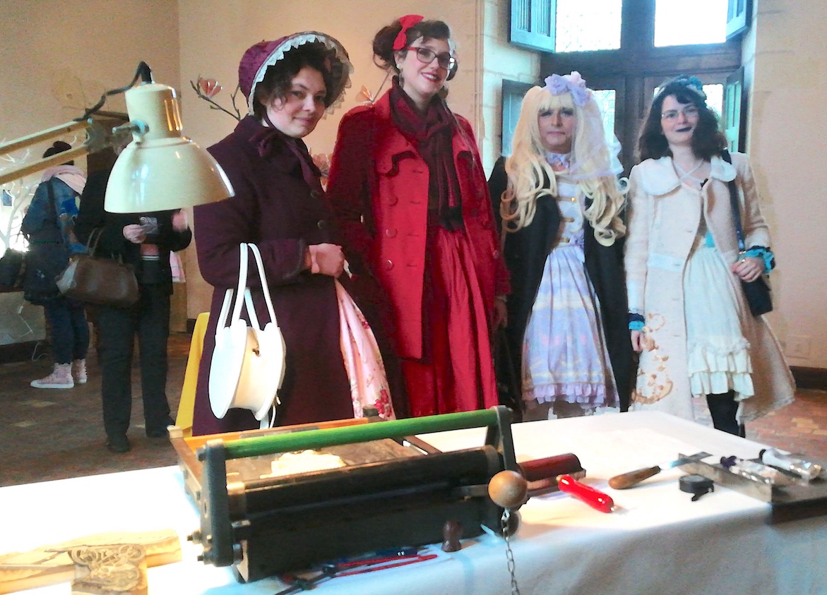 mes visiteuses d'un autre siècle.jpg